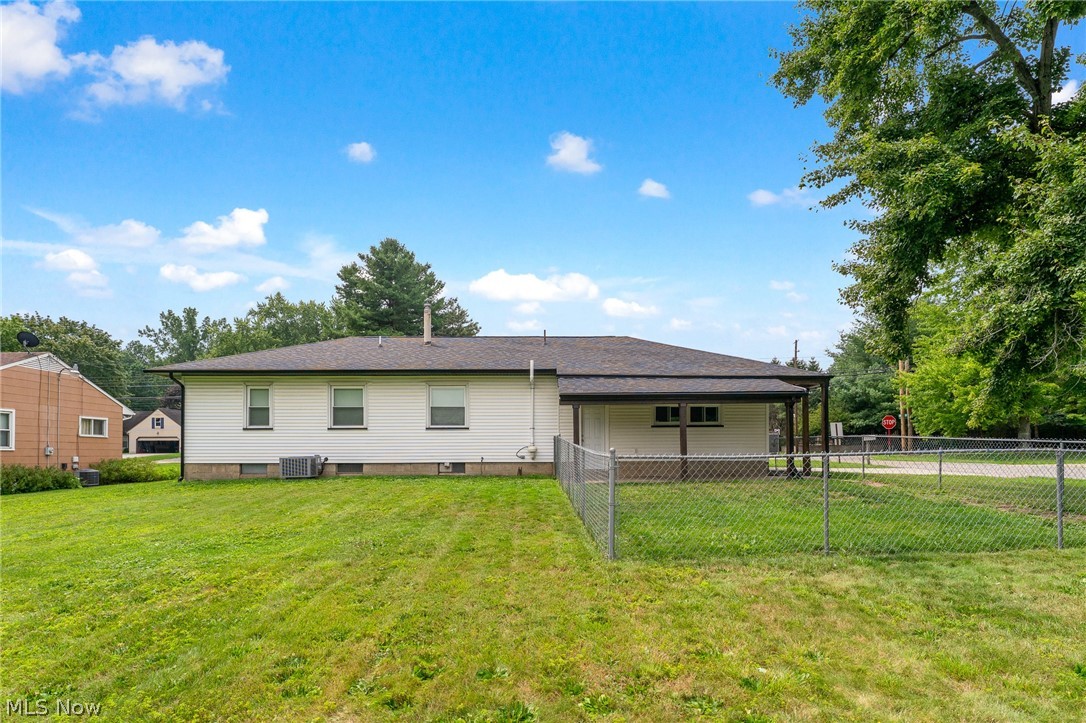 309 North Road SE Warren OH 44484