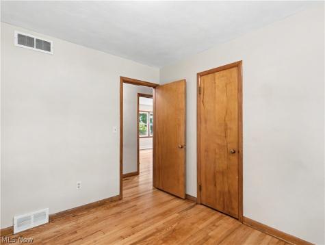 335 E Huston Street Barberton OH 44203