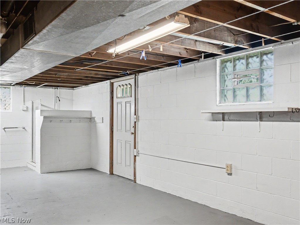 335 E Huston Street Barberton OH 44203