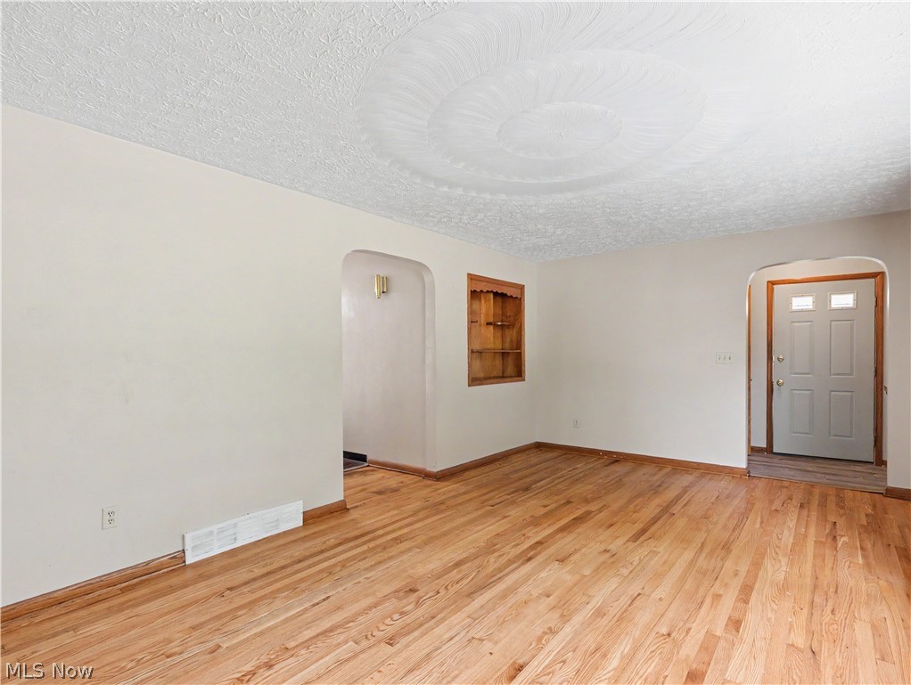335 E Huston Street Barberton OH 44203