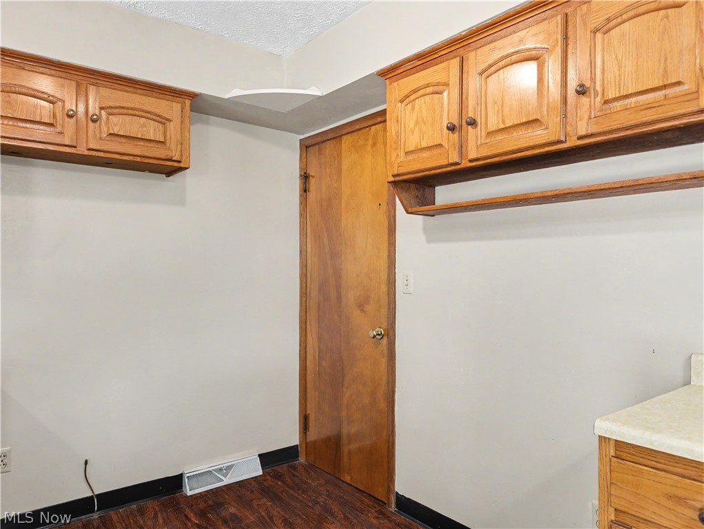 335 E Huston Street Barberton OH 44203