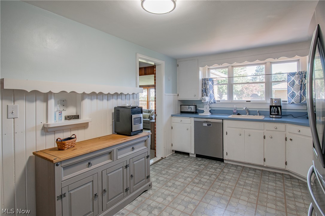 427 W Sunset Drive Rittman OH 44270