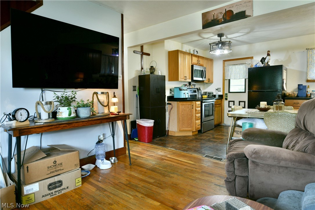 2130 Parkman Road NW Warren OH 44485