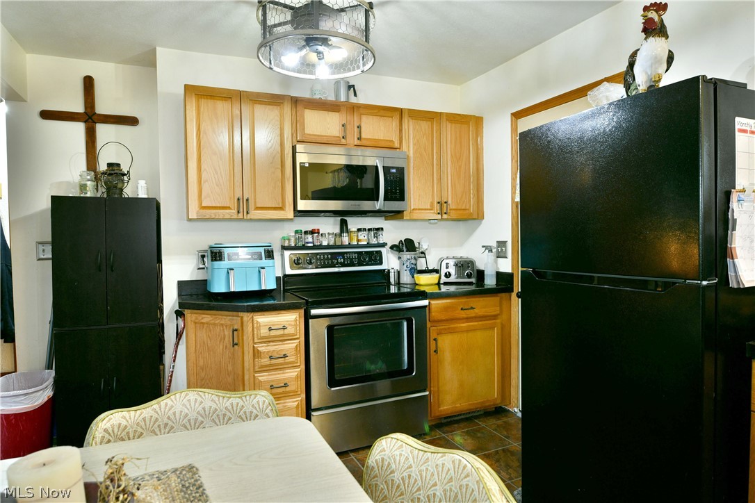 2130 Parkman Road NW Warren OH 44485