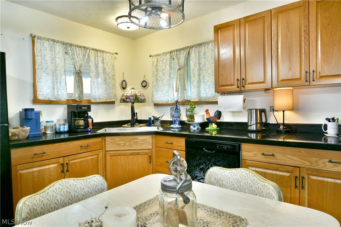 2130 Parkman Road NW Warren OH 44485