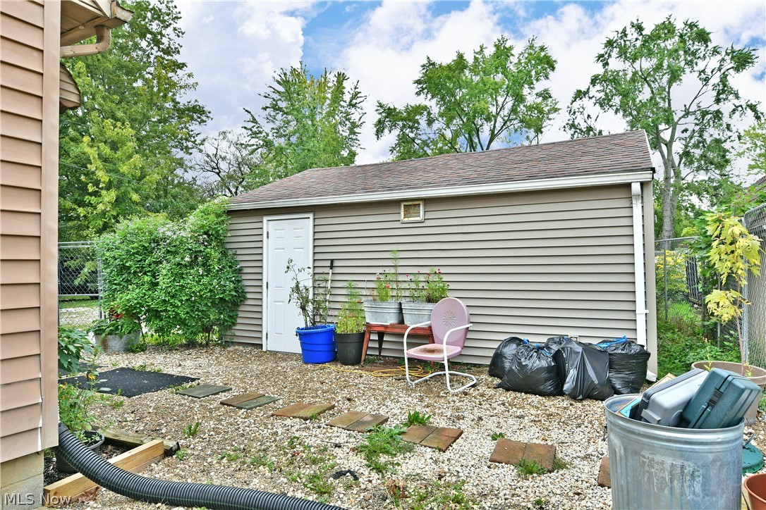 2130 Parkman Road NW Warren OH 44485