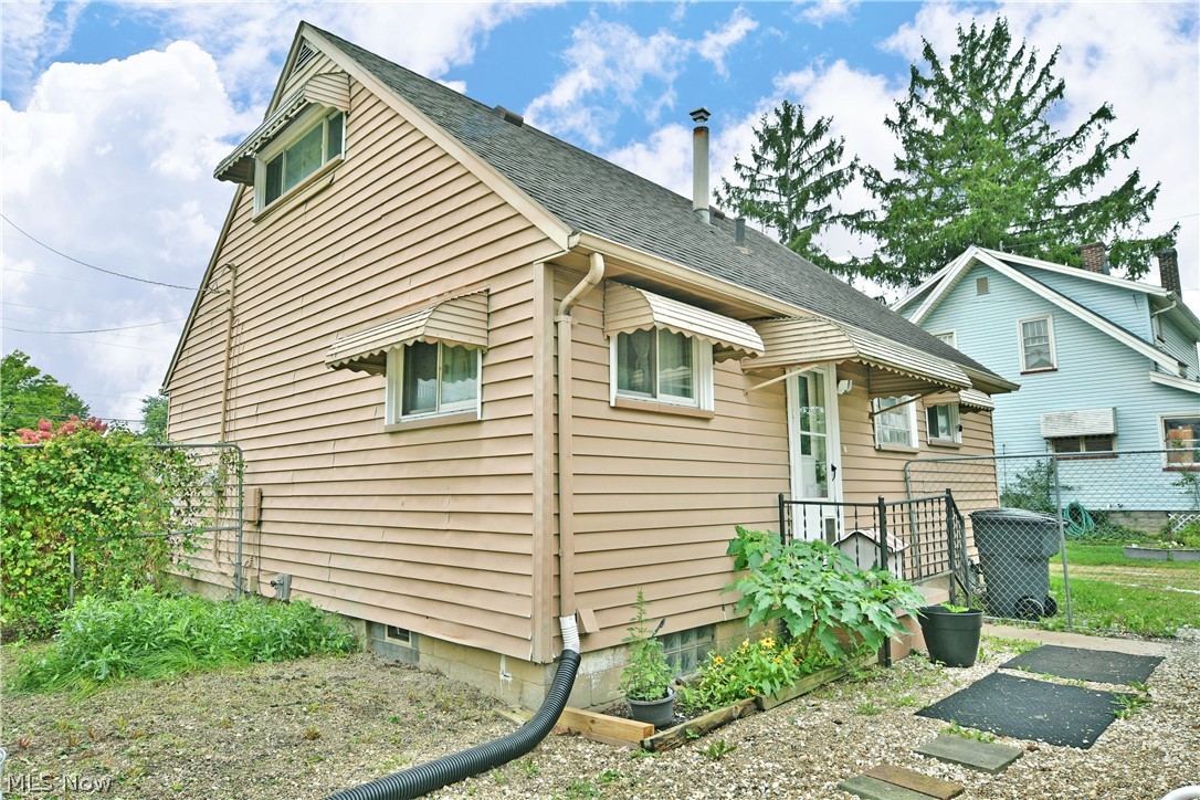 2130 Parkman Road NW Warren OH 44485