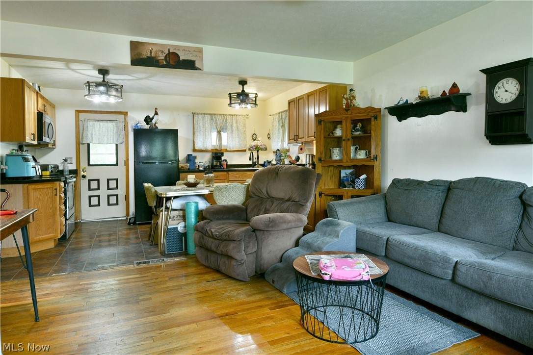 2130 Parkman Road NW Warren OH 44485