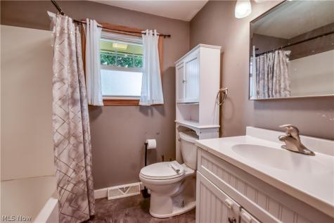 36388 Sunset Drive Eastlake OH 44095