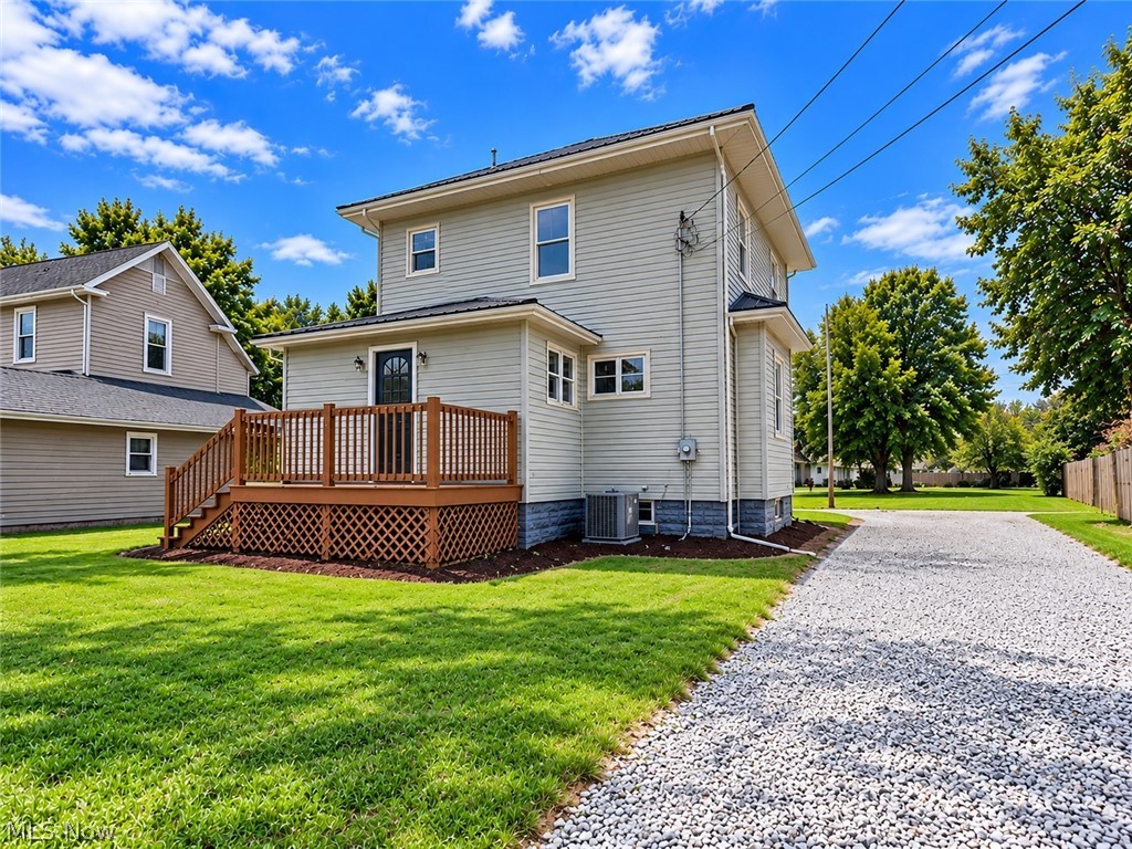 364 E Main Street Gnadenhutten OH 44629