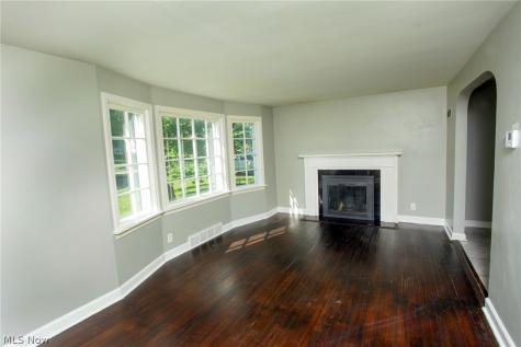 1207 Colonial Boulevard NE Canton OH 44714