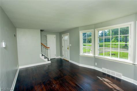 1207 Colonial Boulevard NE Canton OH 44714