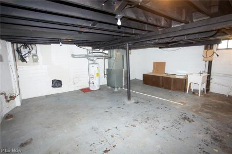 1207 Colonial Boulevard NE Canton OH 44714