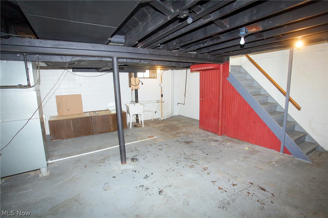 1207 Colonial Boulevard NE Canton OH 44714