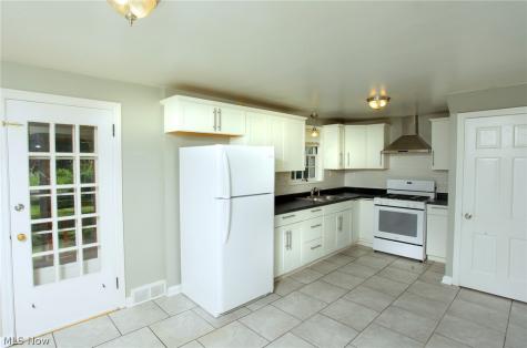1207 Colonial Boulevard NE Canton OH 44714