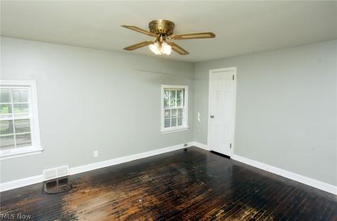 1207 Colonial Boulevard NE Canton OH 44714