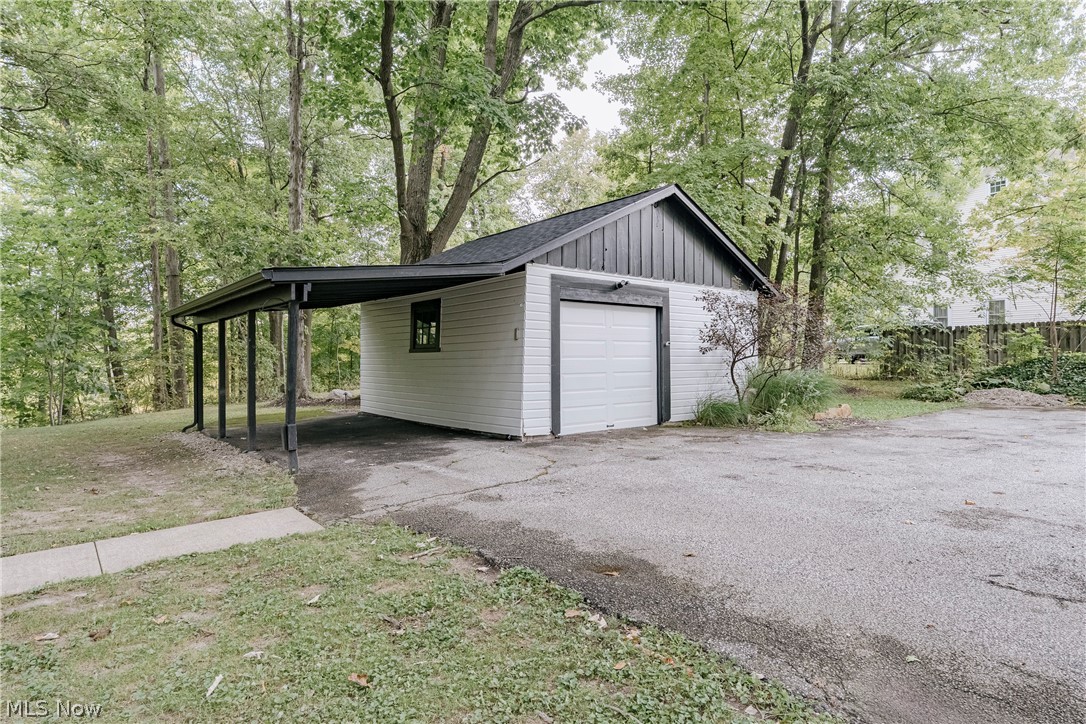 18535 Geauga Lake Road Chagrin Falls OH 44023
