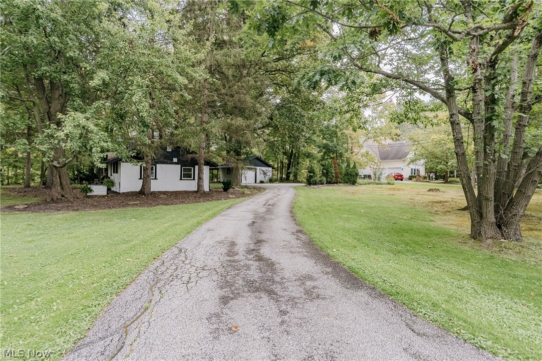 18535 Geauga Lake Road Chagrin Falls OH 44023