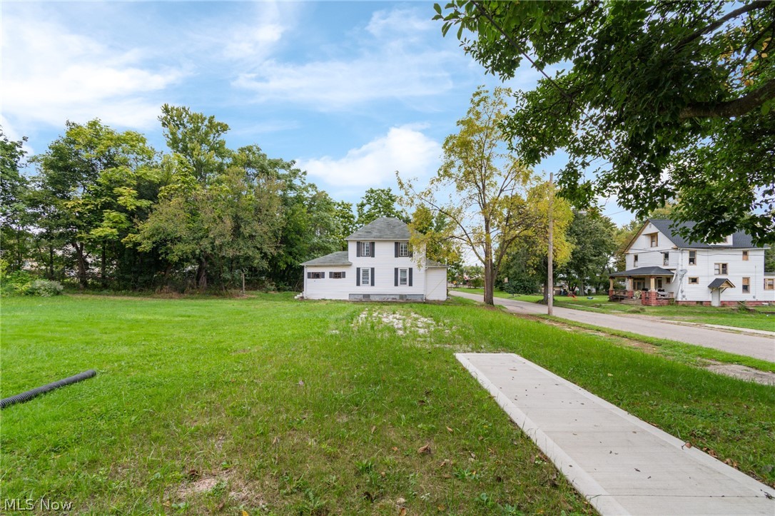 766 E Summit Alliance OH 44601