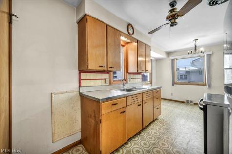3323 Dellwood Drive Parma OH 44134