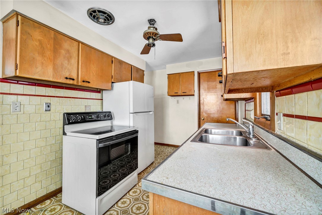 3323 Dellwood Drive Parma OH 44134