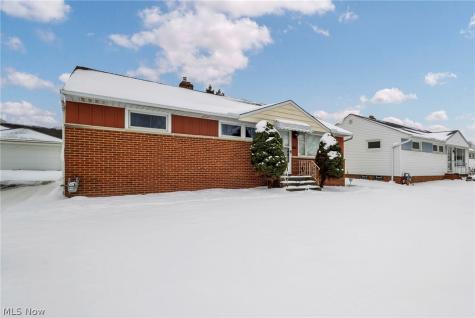 3323 Dellwood Drive Parma OH 44134