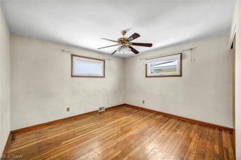 3323 Dellwood Drive Parma OH 44134