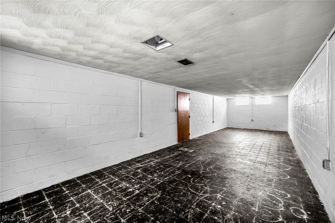 3323 Dellwood Drive Parma OH 44134