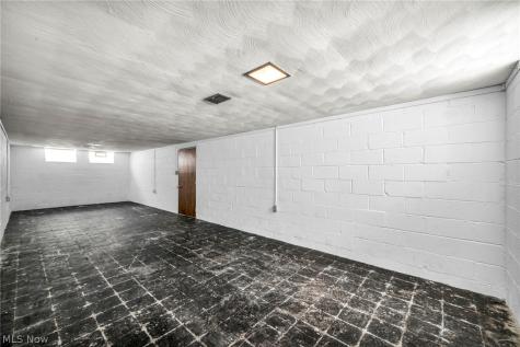 3323 Dellwood Drive Parma OH 44134