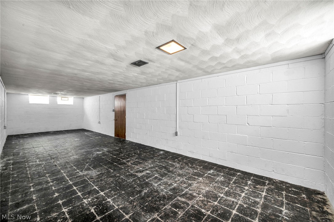 3323 Dellwood Drive Parma OH 44134
