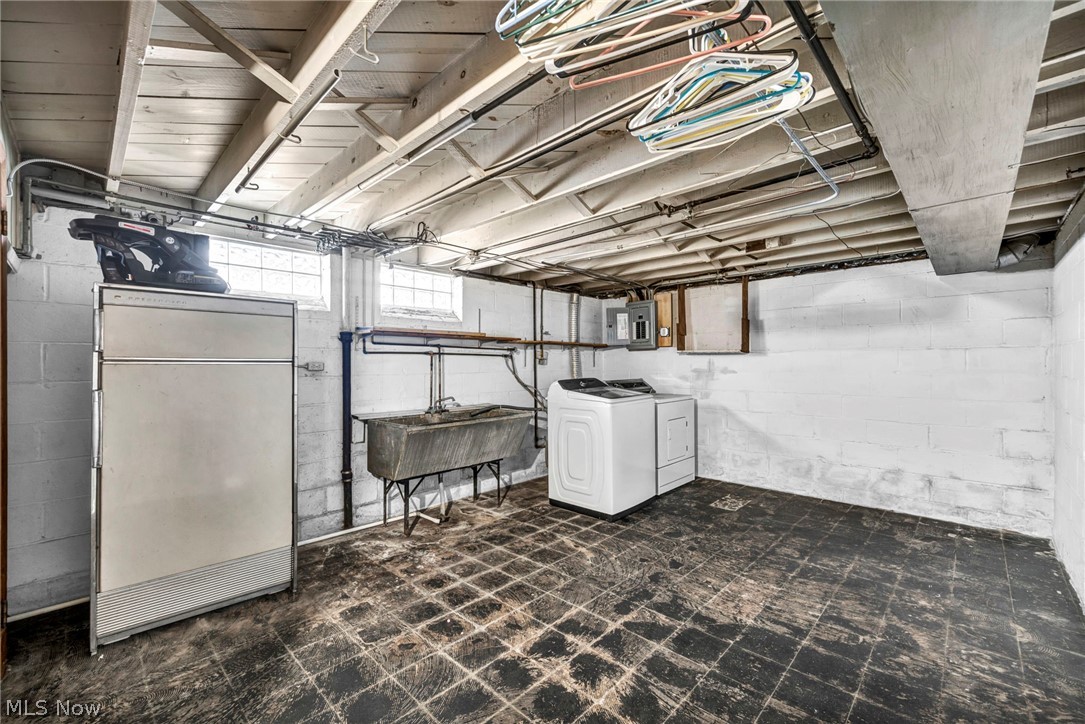 3323 Dellwood Drive Parma OH 44134