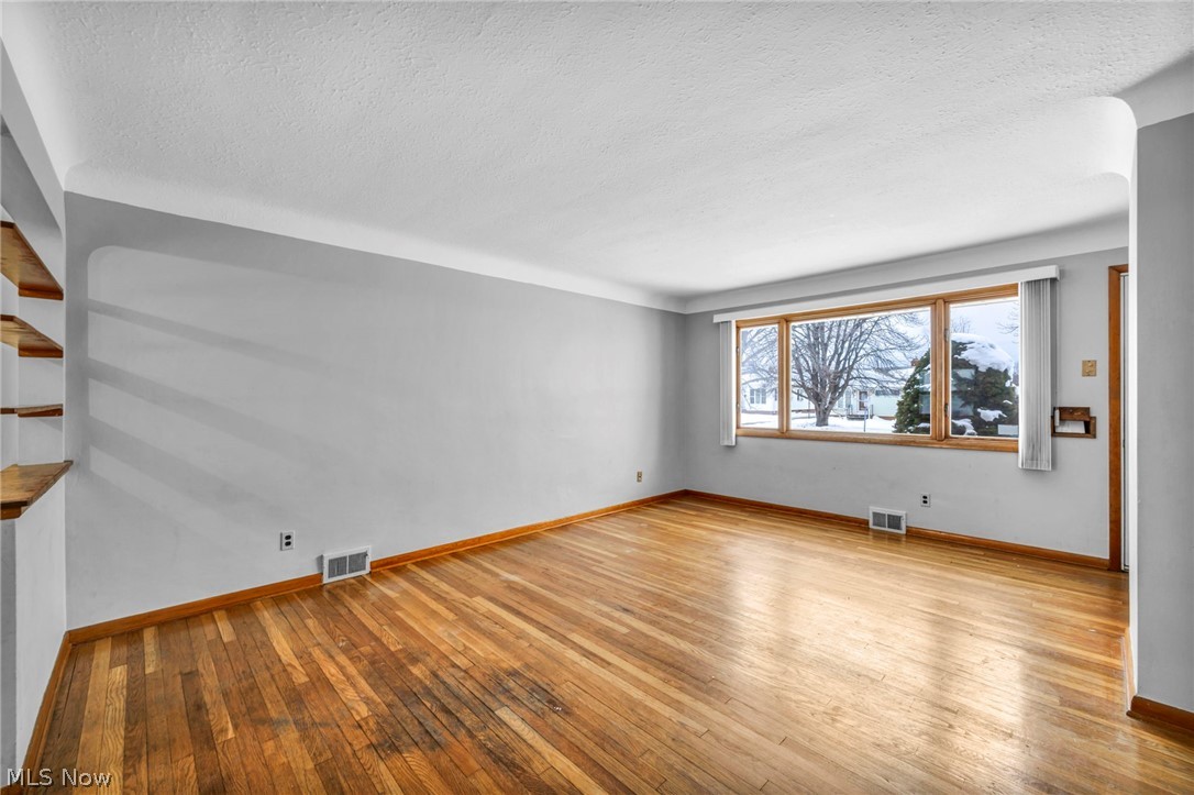 3323 Dellwood Drive Parma OH 44134