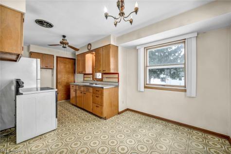 3323 Dellwood Drive Parma OH 44134