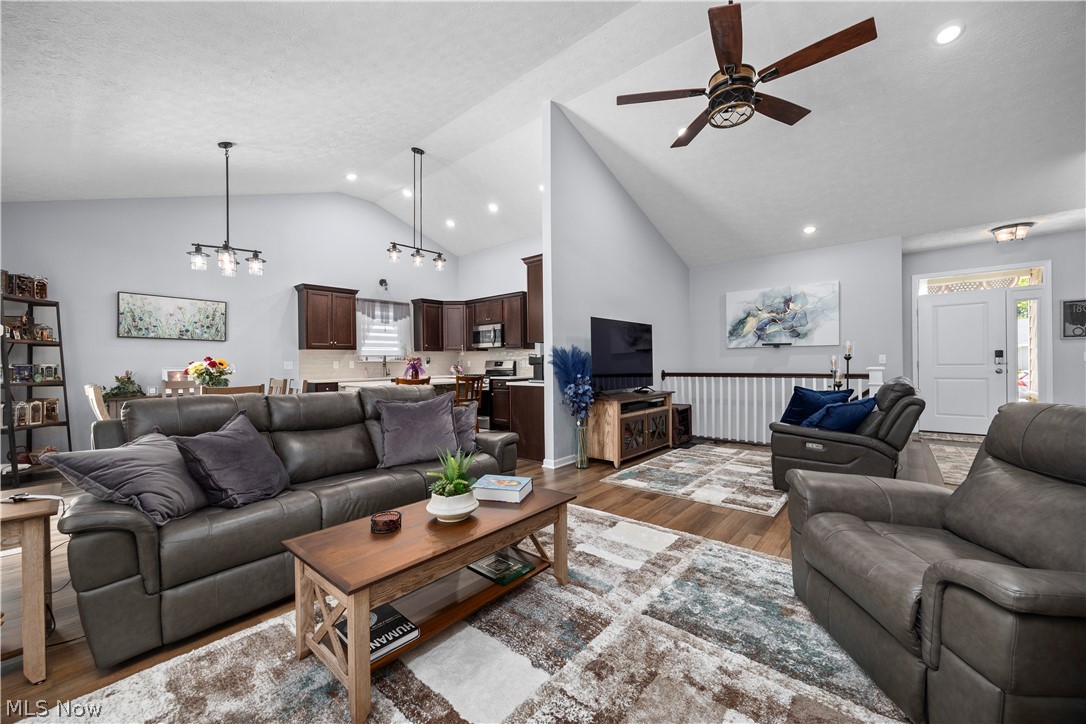 109 W Spring Drive Elyria OH 44035