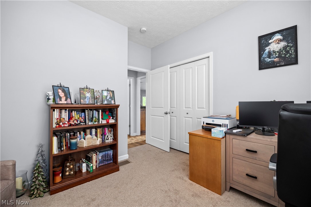 109 W Spring Drive Elyria OH 44035