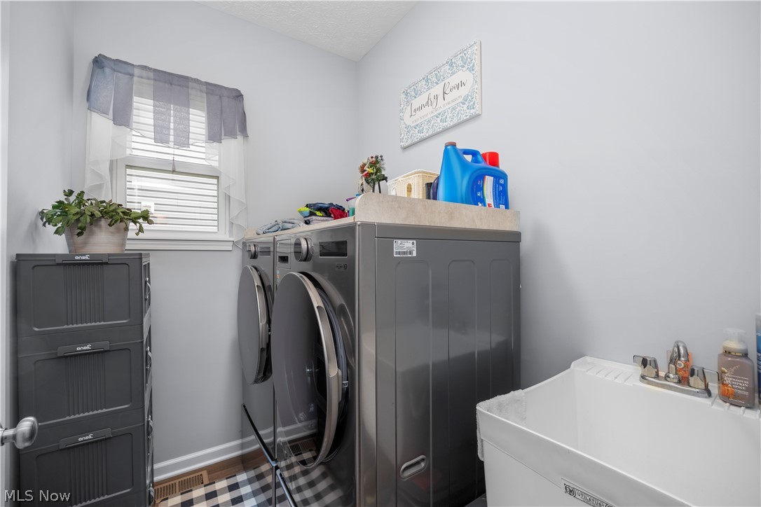 109 W Spring Drive Elyria OH 44035