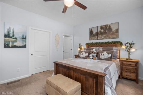 109 W Spring Drive Elyria OH 44035