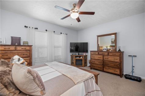 109 W Spring Drive Elyria OH 44035