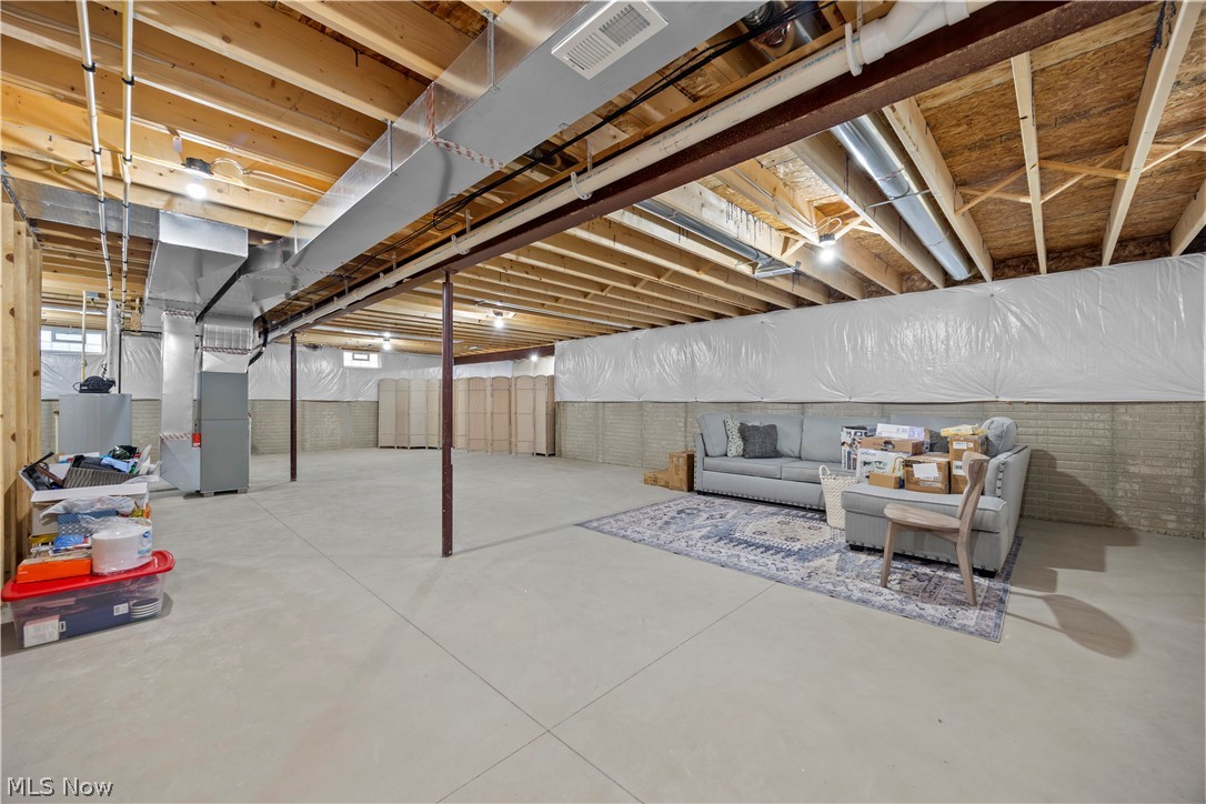 109 W Spring Drive Elyria OH 44035