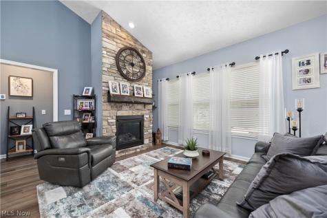 109 W Spring Drive Elyria OH 44035