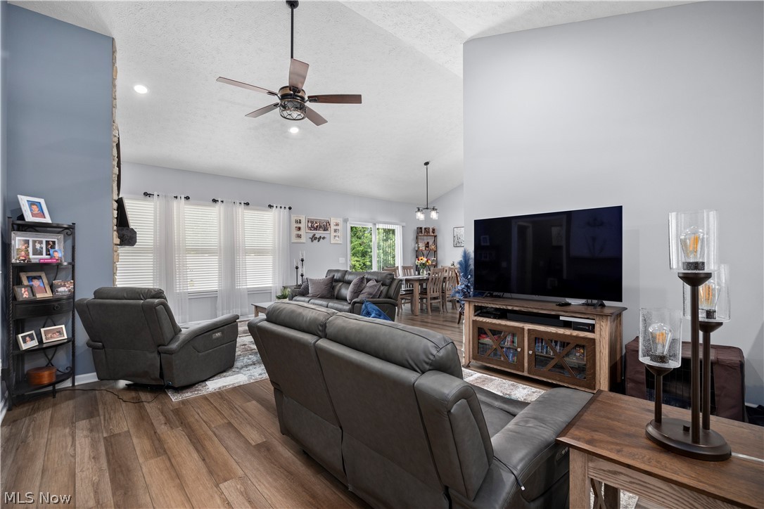 109 W Spring Drive Elyria OH 44035