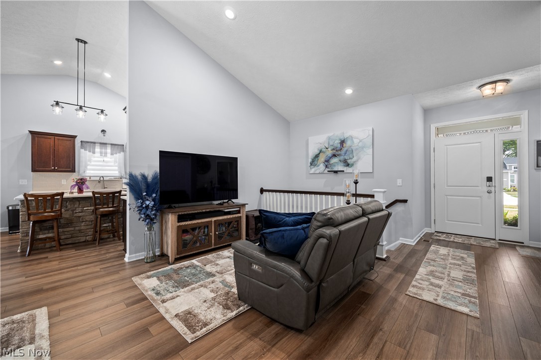 109 W Spring Drive Elyria OH 44035