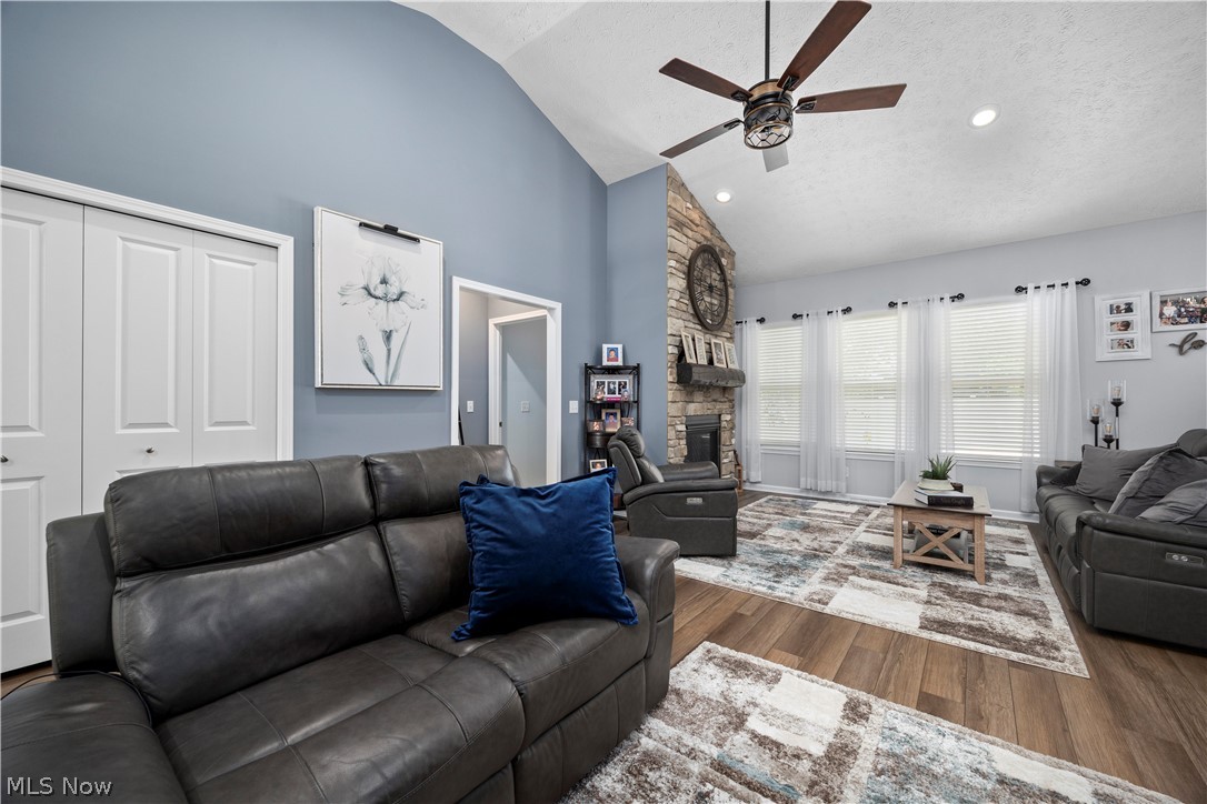 109 W Spring Drive Elyria OH 44035