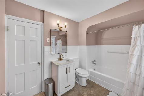2623 Charney Road University Heights OH 44118