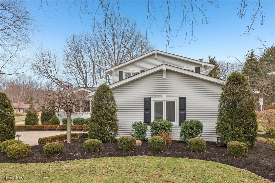 603 Davidson Drive Highland Heights OH 44143