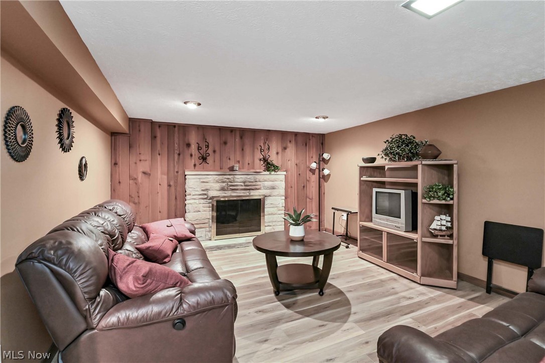 36889 Kinzel Road Avon OH 44011