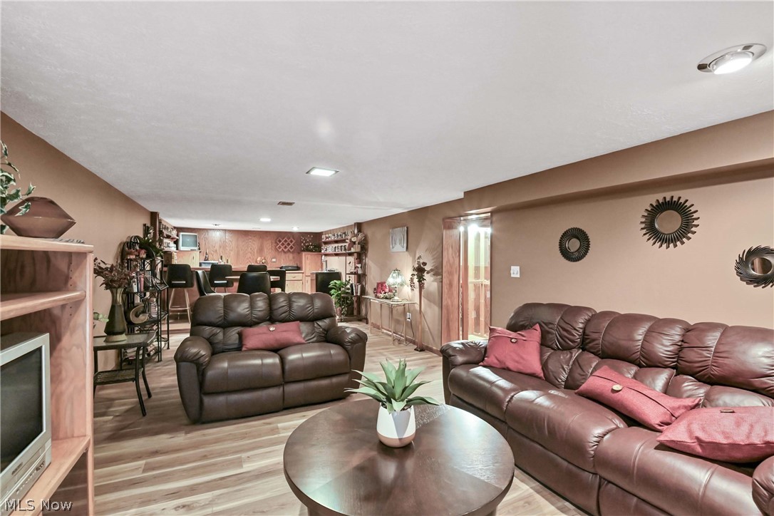36889 Kinzel Road Avon OH 44011