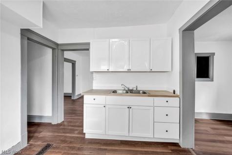 13500 Eaglesmere Avenue Cleveland OH 44110