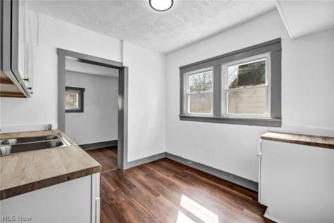 13500 Eaglesmere Avenue Cleveland OH 44110