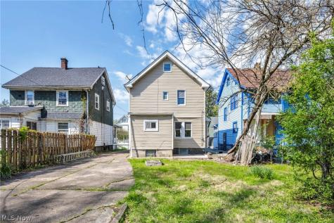 13500 Eaglesmere Avenue Cleveland OH 44110